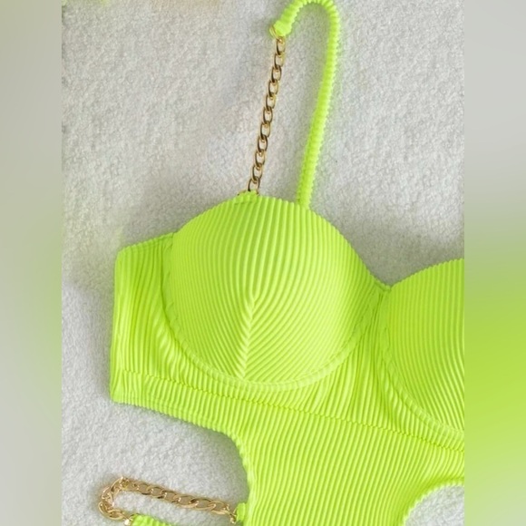 Lime Lush Sexy Cut-out Chain Decor One Piece Swimsuit Monokini. - Picture 5 of 5